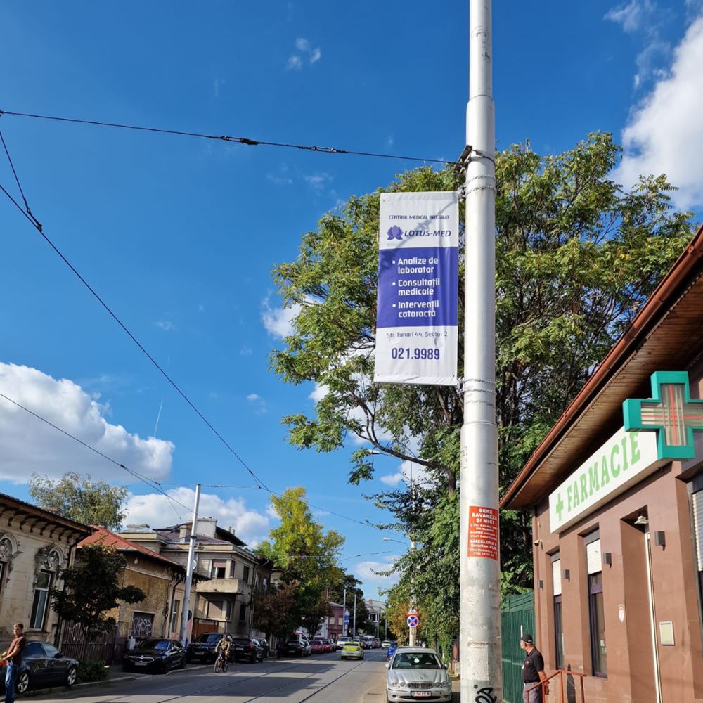 publicitate pe totem